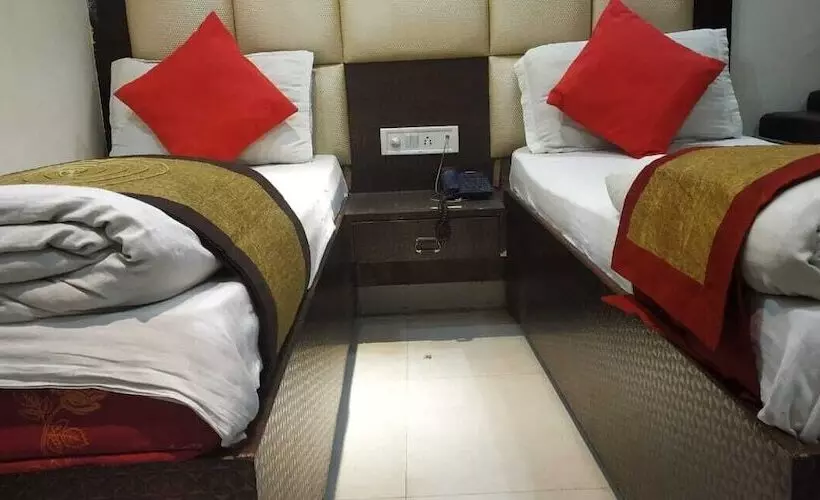 Adb Rooms Hotel Ashiana