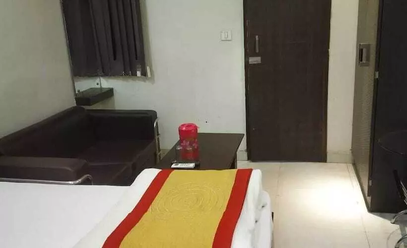 Adb Rooms Hotel Ashiana