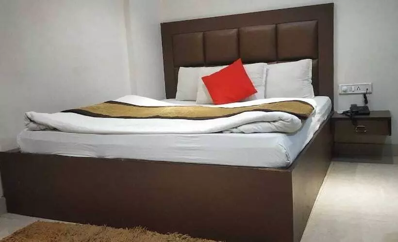 Adb Rooms Hotel Ashiana