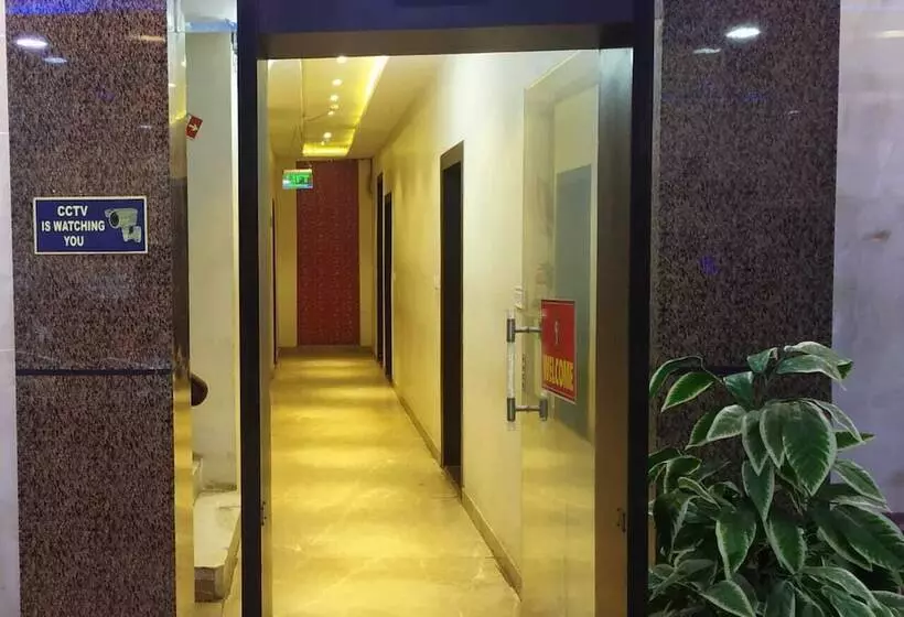 Adb Rooms Hotel Ashiana