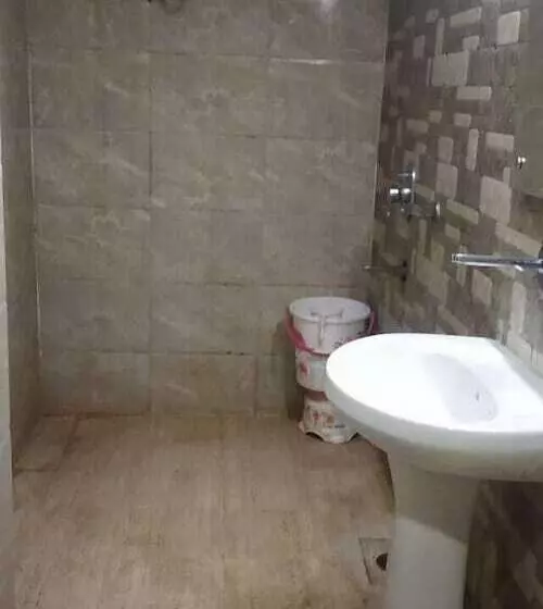 Adb Rooms Hotel Ashiana