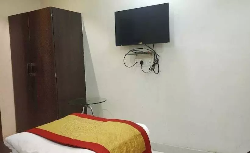 Adb Rooms Hotel Ashiana