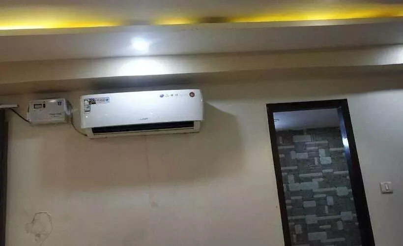 Adb Rooms Hotel Ashiana