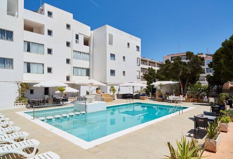 Apartamentos San Antonio Beach