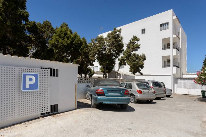 Apartamentos San Antonio Beach