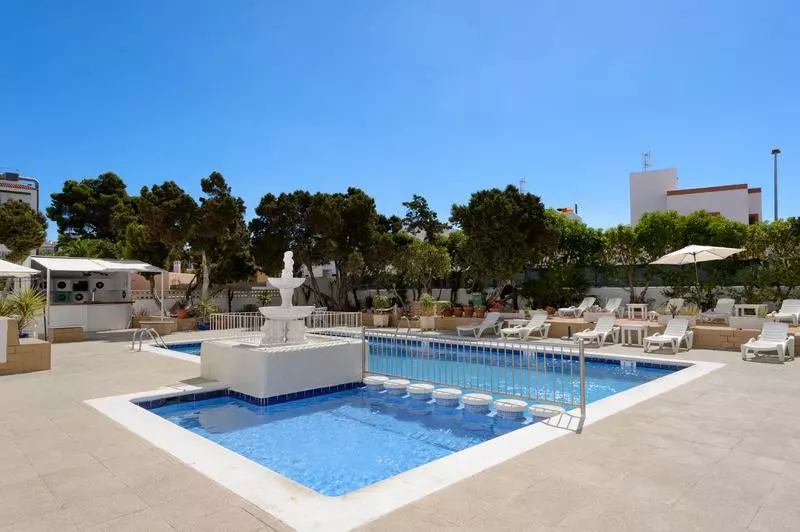 Apartamentos San Antonio Beach