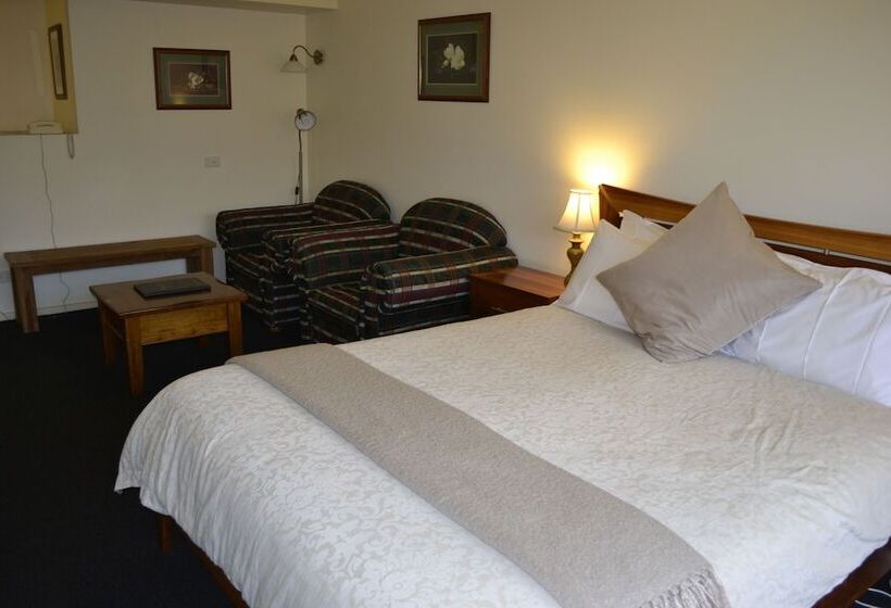 Отель Captain S At The Bay