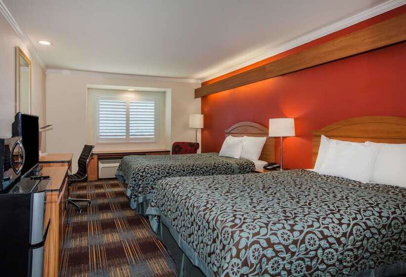 בית מלון כפרי Days Inn & Suites By Wyndham Antioch