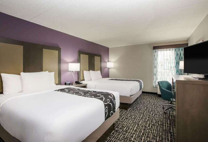 فندق La Quinta Inn By Wyndham Davenport & Conference Center