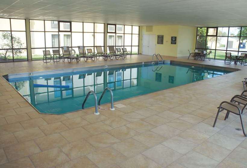 فندق La Quinta Inn By Wyndham Davenport & Conference Center