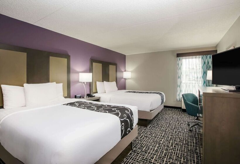 فندق La Quinta Inn By Wyndham Davenport & Conference Center