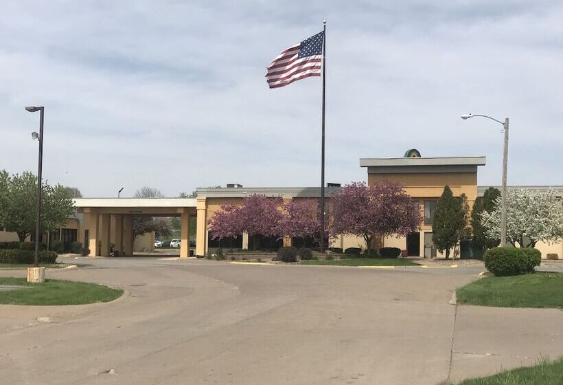 فندق La Quinta Inn By Wyndham Davenport & Conference Center