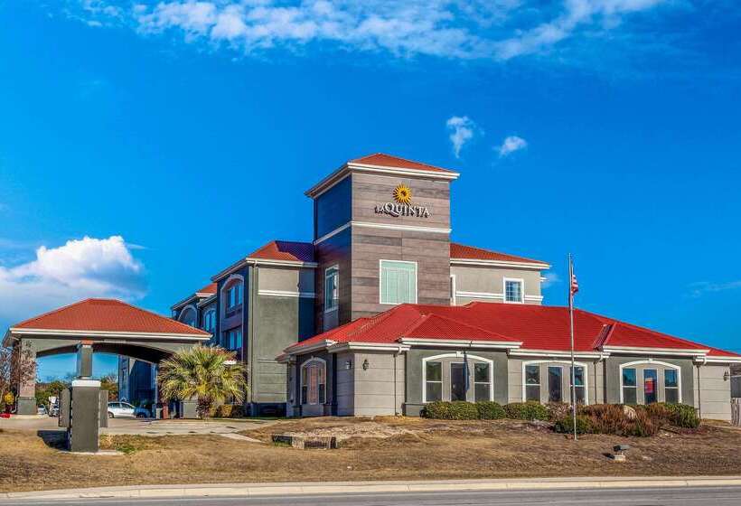Отель La Quinta By Wyndham Kerrville