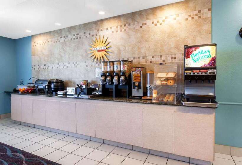 Отель La Quinta By Wyndham Kerrville