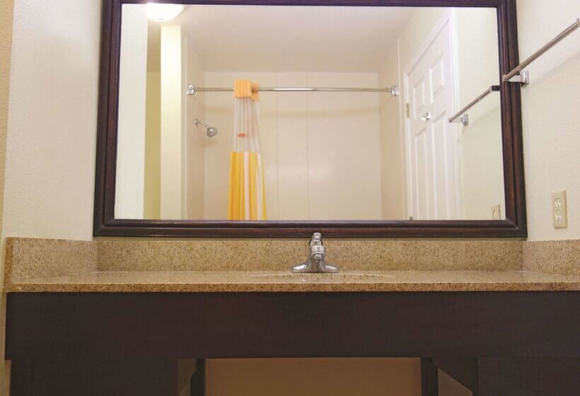 Отель La Quinta By Wyndham Kerrville