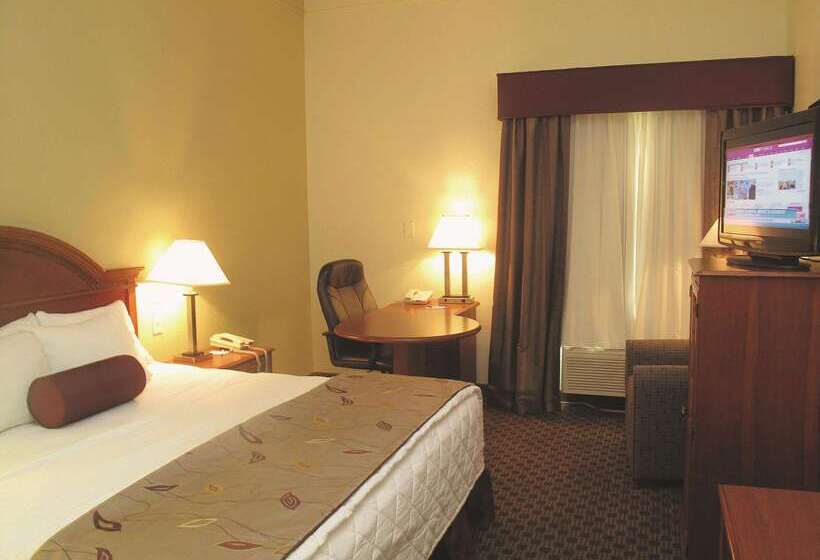 Отель La Quinta By Wyndham Kerrville