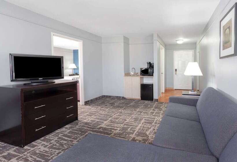 Отель La Quinta By Wyndham Kerrville