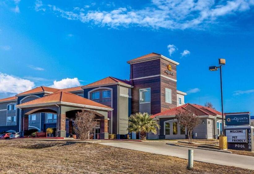 Отель La Quinta By Wyndham Kerrville