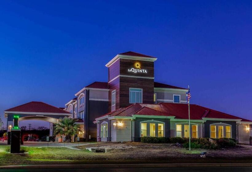 Отель La Quinta By Wyndham Kerrville