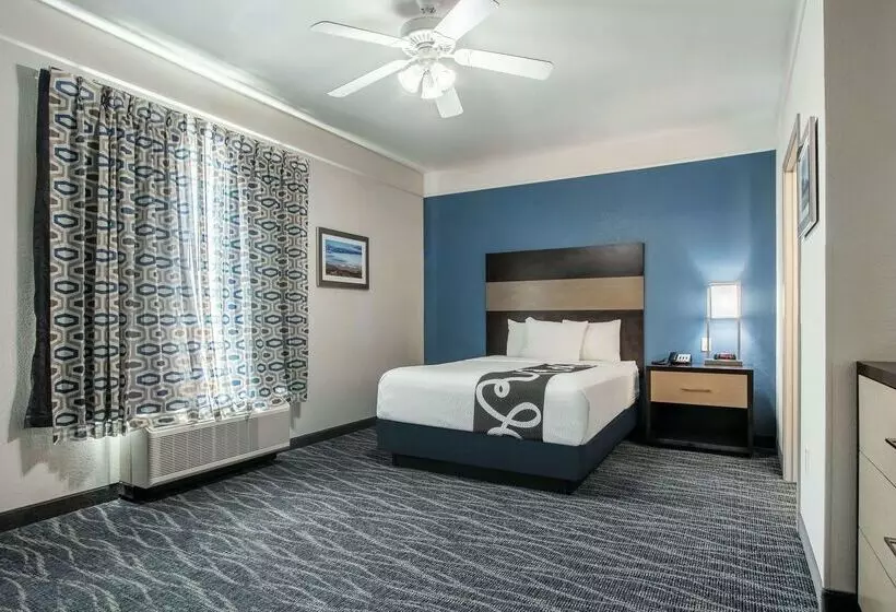 هتل La Quinta By Wyndham Phoenix I 10 West