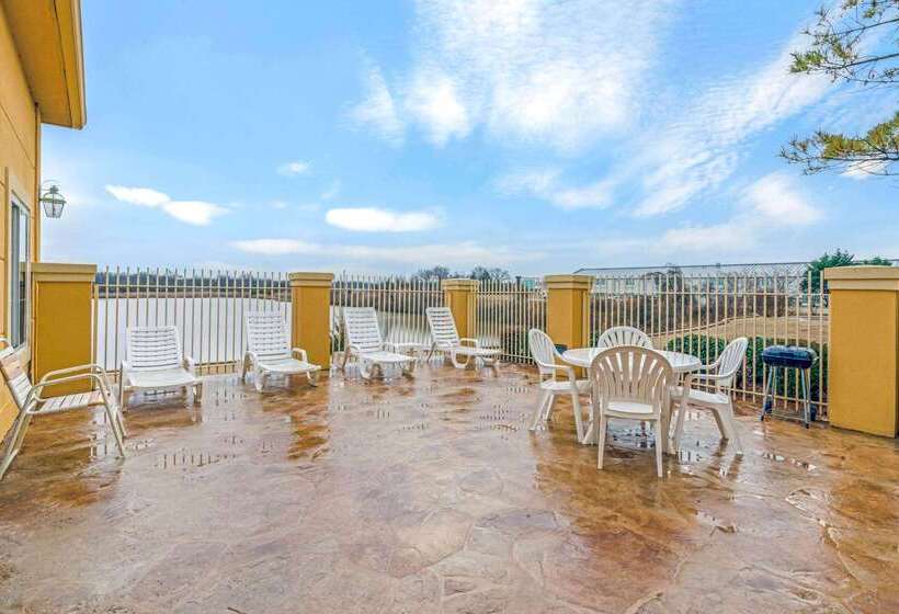 Otel La Quinta By Wyndham Shawnee