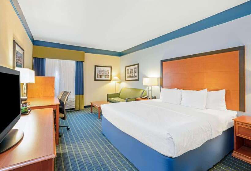 Otel La Quinta By Wyndham Shawnee