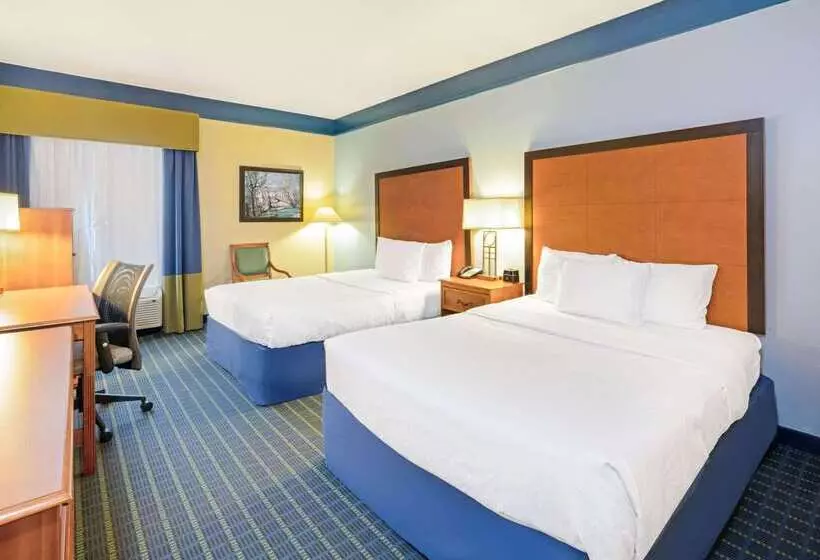 호텔 La Quinta By Wyndham Shawnee