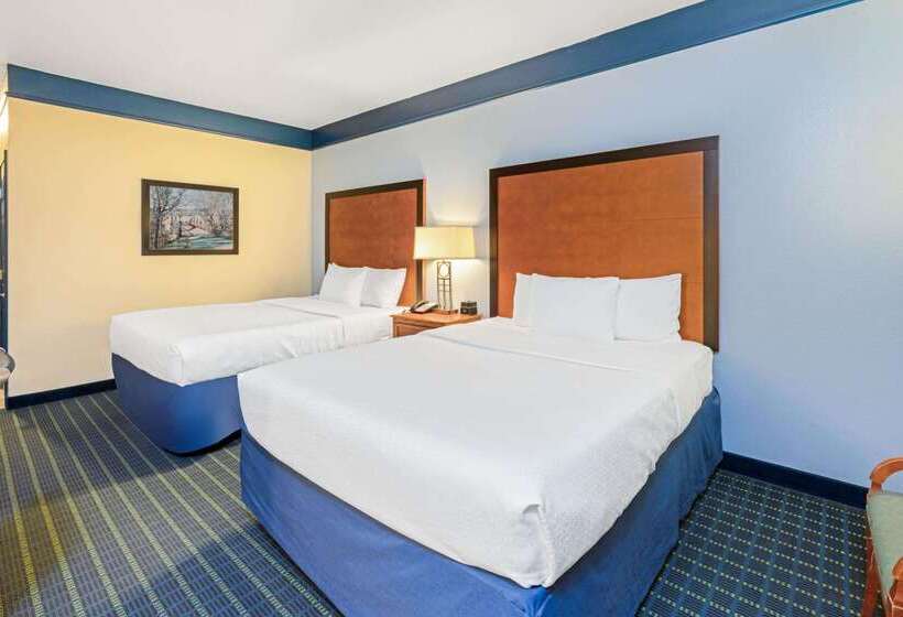 Otel La Quinta By Wyndham Shawnee