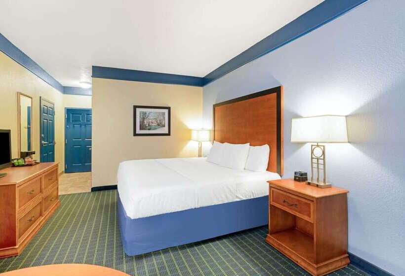 ホテル La Quinta By Wyndham Shawnee