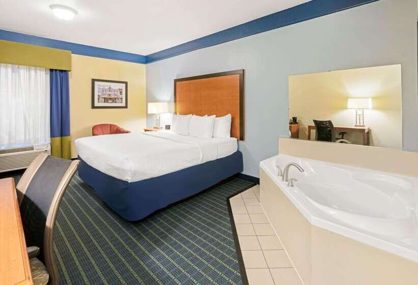 Otel La Quinta By Wyndham Shawnee