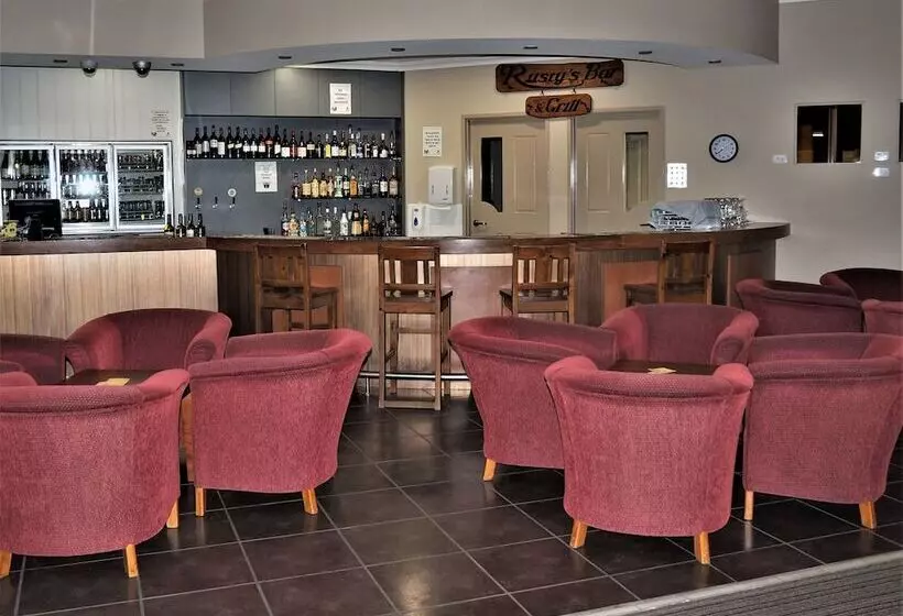 Отель Pittsworth Motor Inn