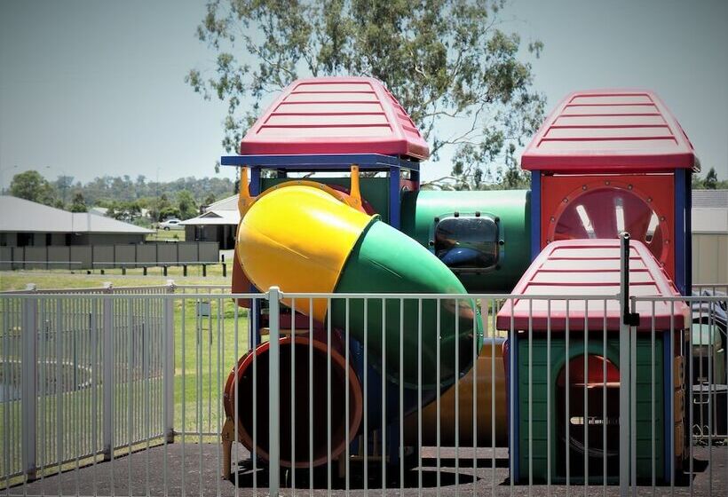 호텔 Pittsworth Motor Inn