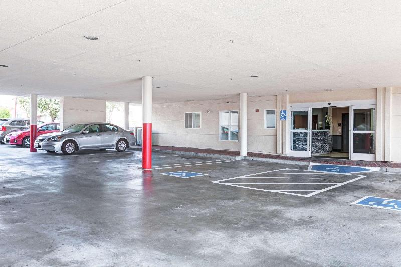 בית מלון כפרי Ramada Limited And Suites San Francisco Airport