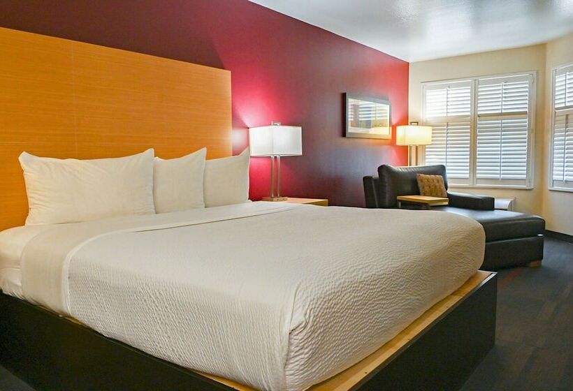 בית מלון כפרי Ramada Limited And Suites San Francisco Airport