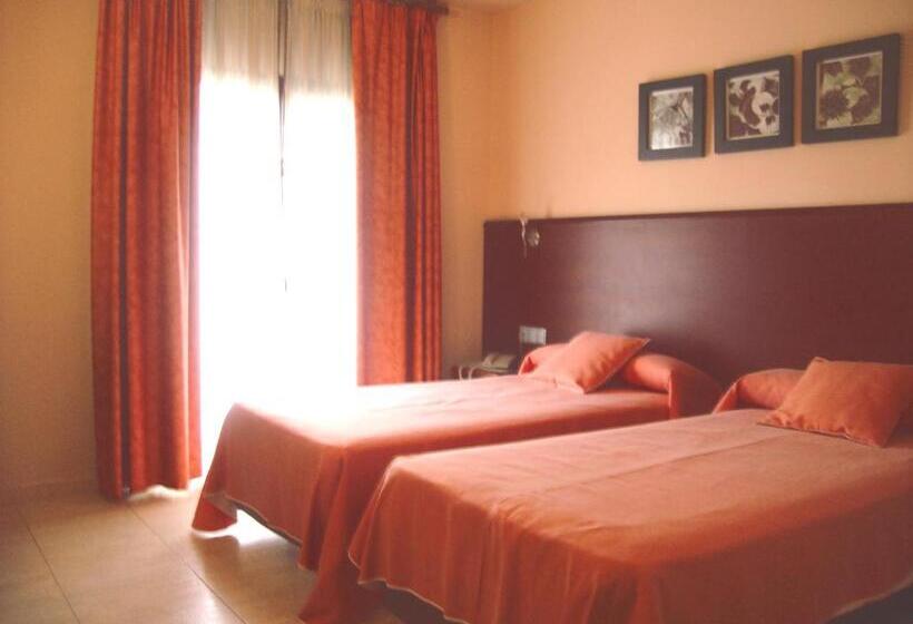 Отель Sant Quirze De Besora