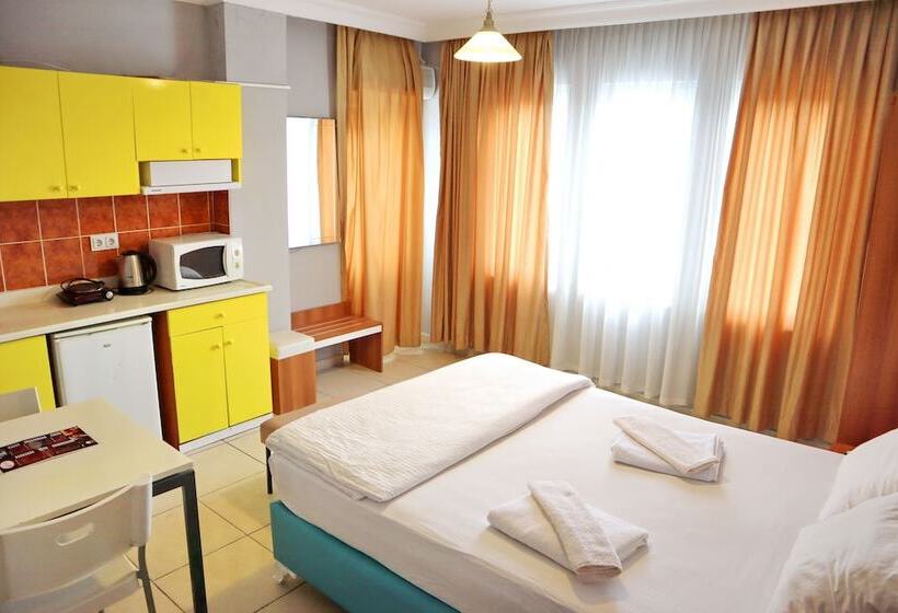 Cleopatra Icaria Apart