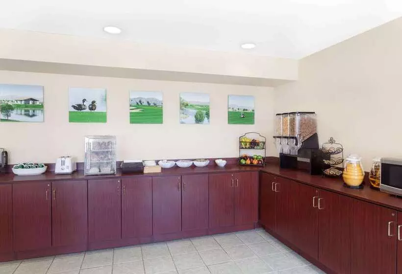 Microtel Inn & Suites By Wyndham Wellton