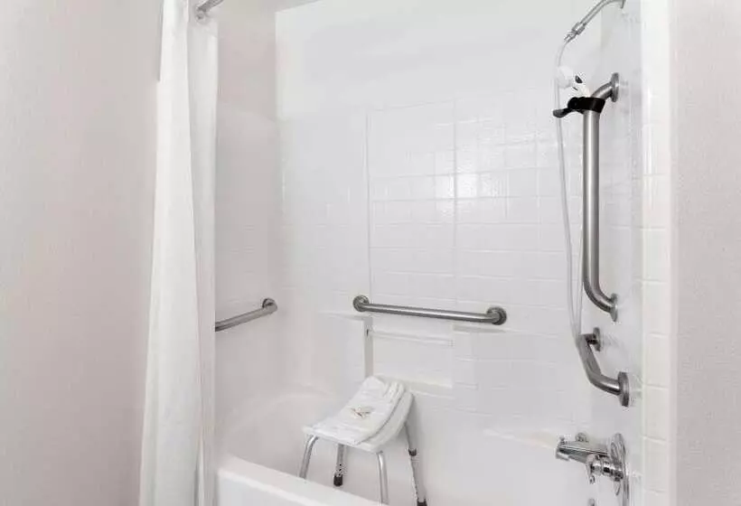 Microtel Inn & Suites By Wyndham Wellton