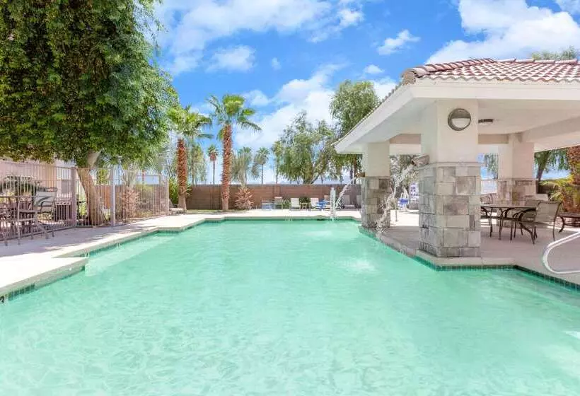 Microtel Inn & Suites By Wyndham Wellton