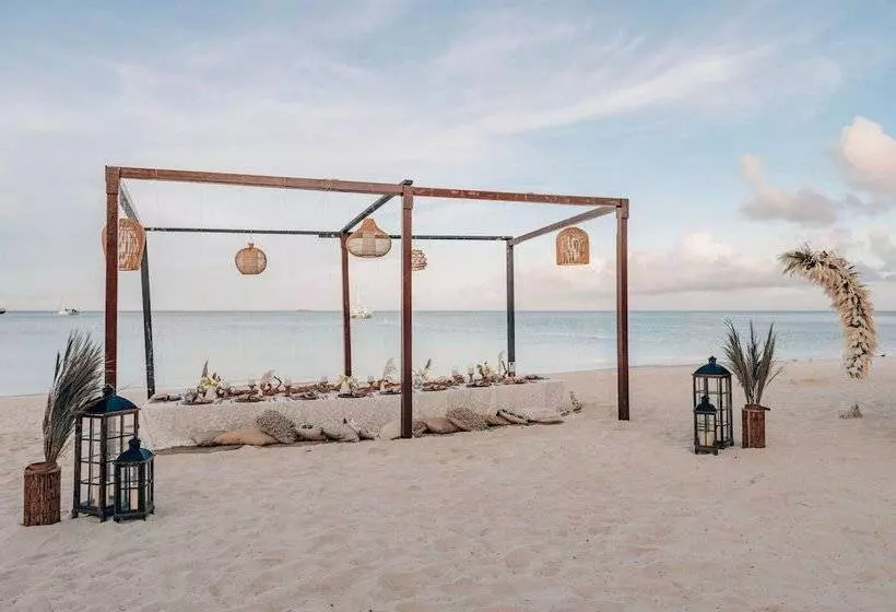 هتل Aruba Marriott Resort & Stellaris Casino