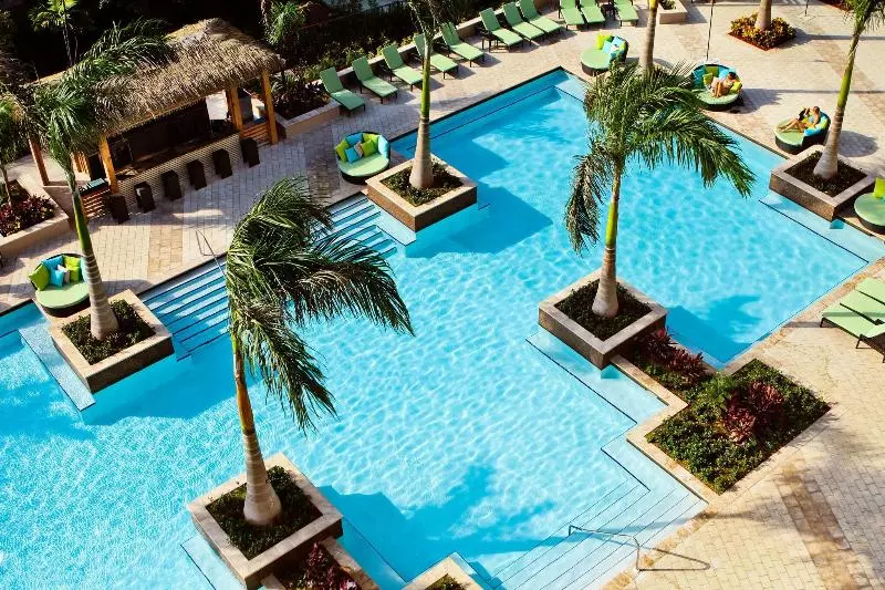 هتل Aruba Marriott Resort & Stellaris Casino