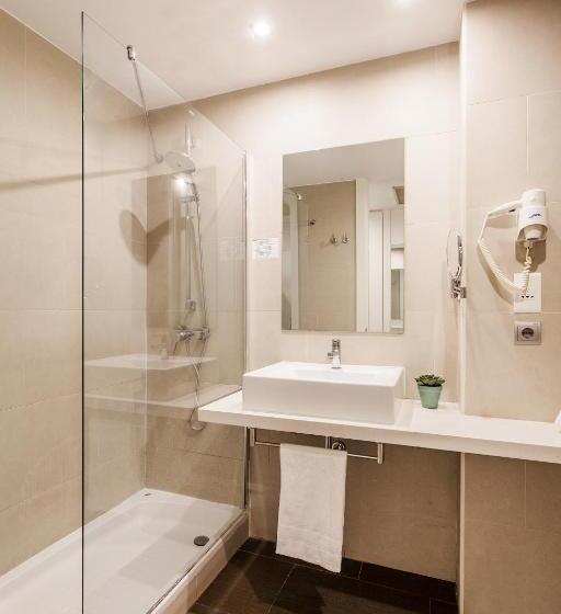 هتل Azz Valencia Táctica