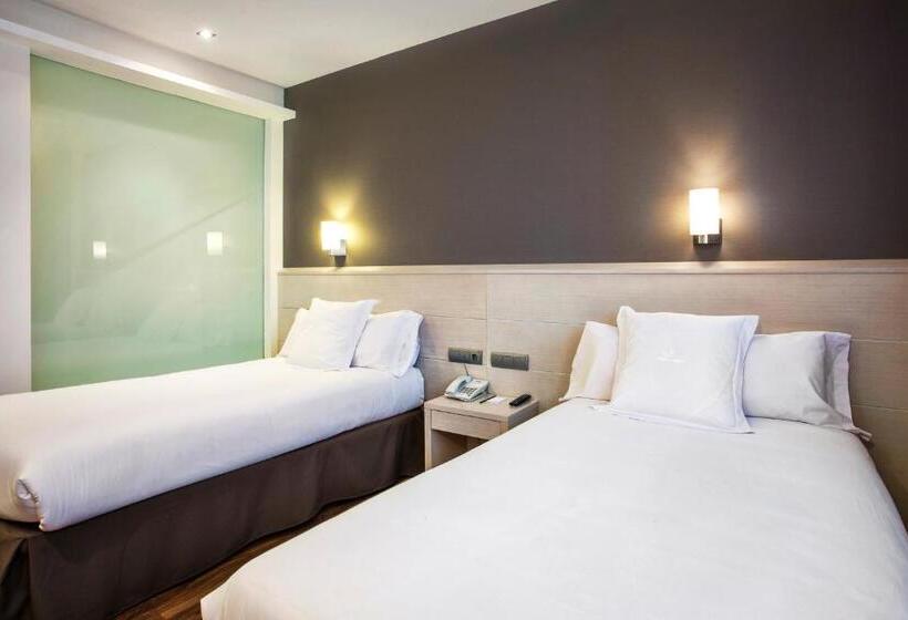 هتل Azz Valencia Táctica