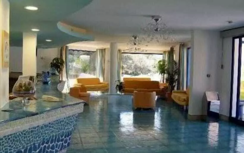 Отель Club Cala Longa