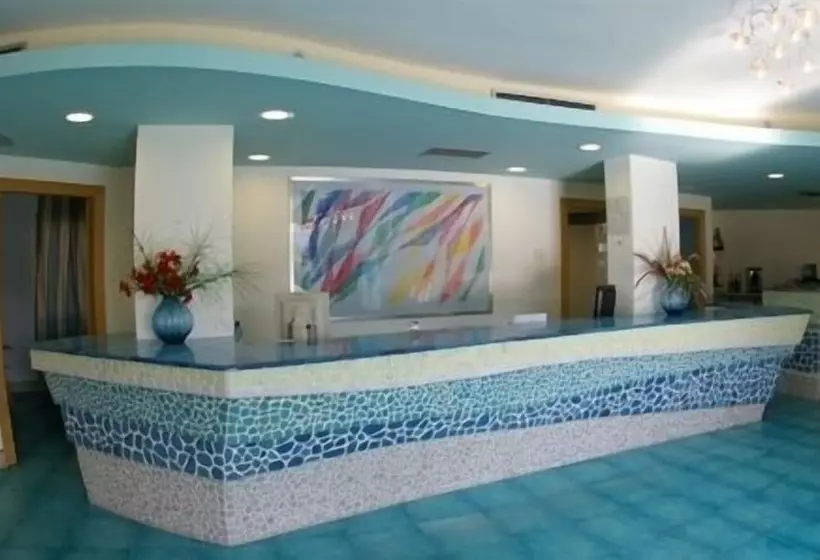 Отель Club Cala Longa