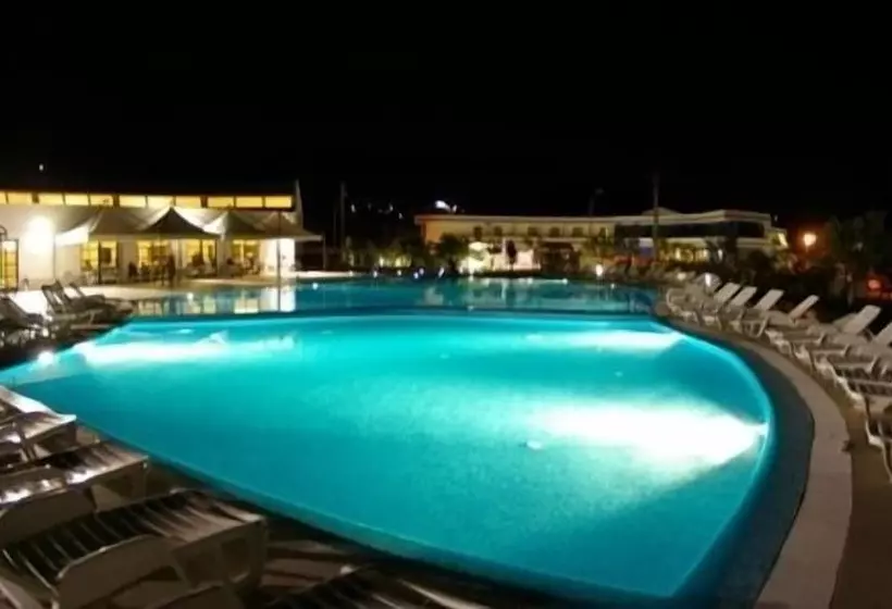 Отель Club Cala Longa