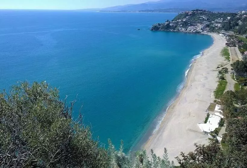 Отель Club Cala Longa