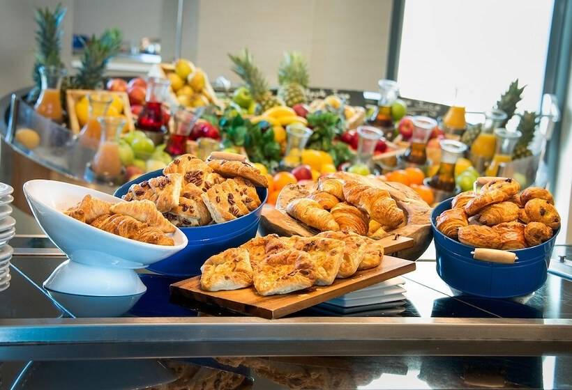 ホテル Cork International