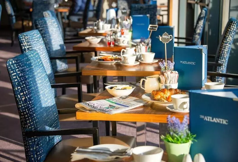 ホテル Cork International