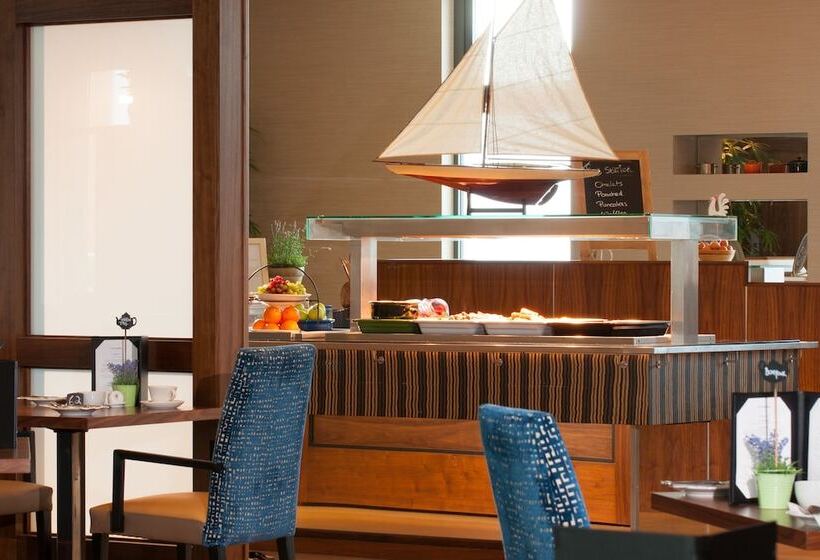 ホテル Cork International